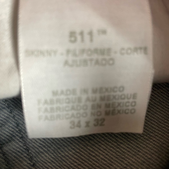 Levi’s 511 Light Washed Distressed Jeans Size 34x32 run Small - Picture 3 of 12